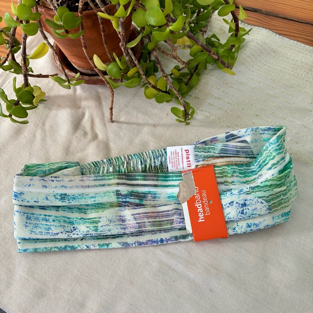 NWT Pistil Headband